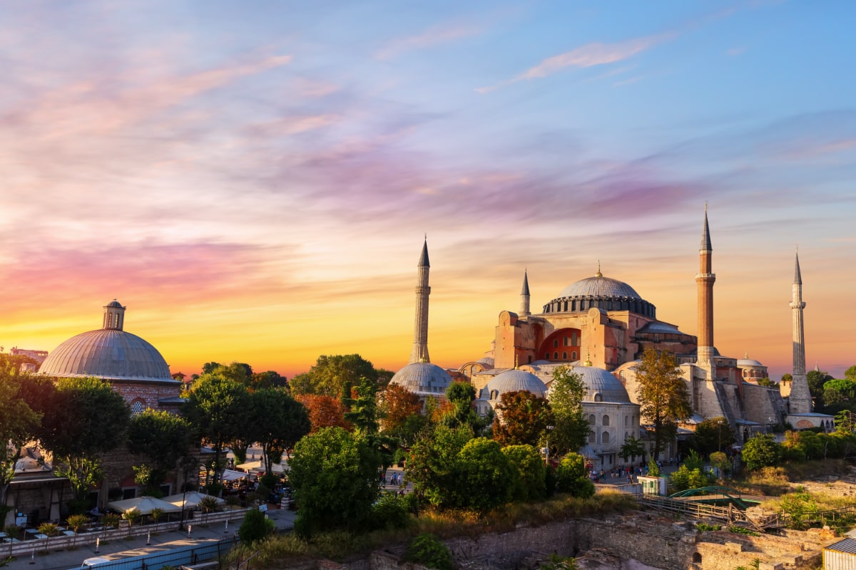 Istanbul\'s Architectural Wonders: From Byzantine to Modern Marvels