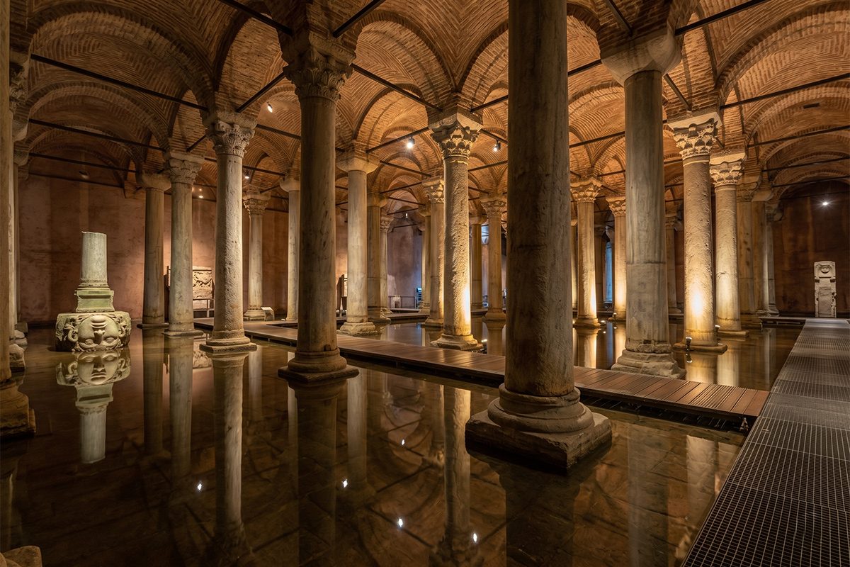 The Secrets of Istanbul\'s Cisterns: A Journey Through History